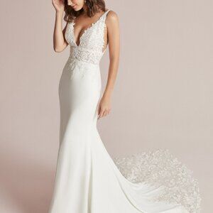 Justin Alexander Cecile V-Neck Fit and Flare Wedding Dress Size 16